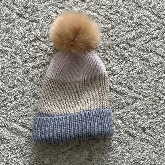 norma canada Accessories - Norma Canada Pom beanie